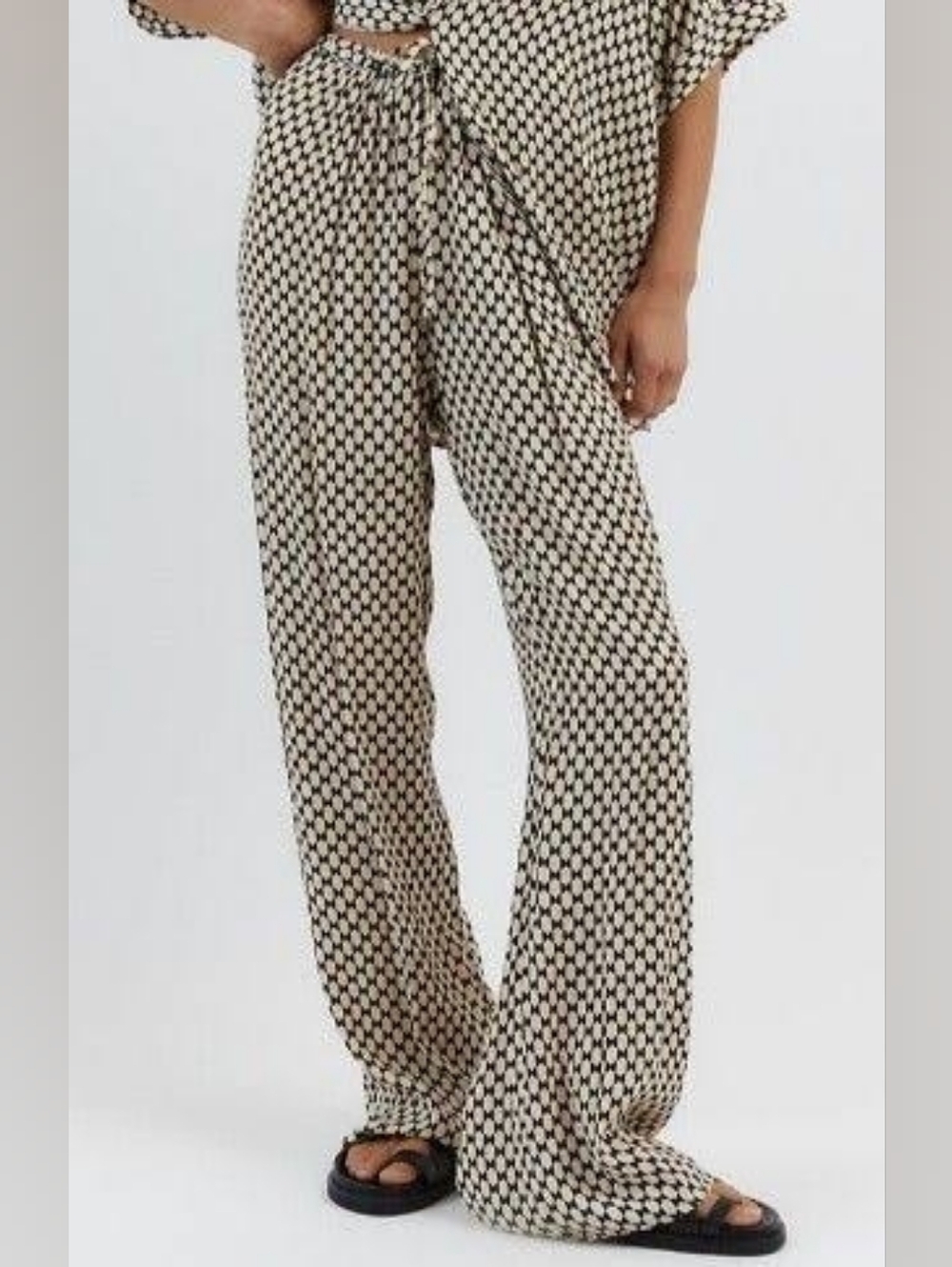 MAE BLACK/CREAM GEO DRAWSTRING PANT - 4 / CREAM